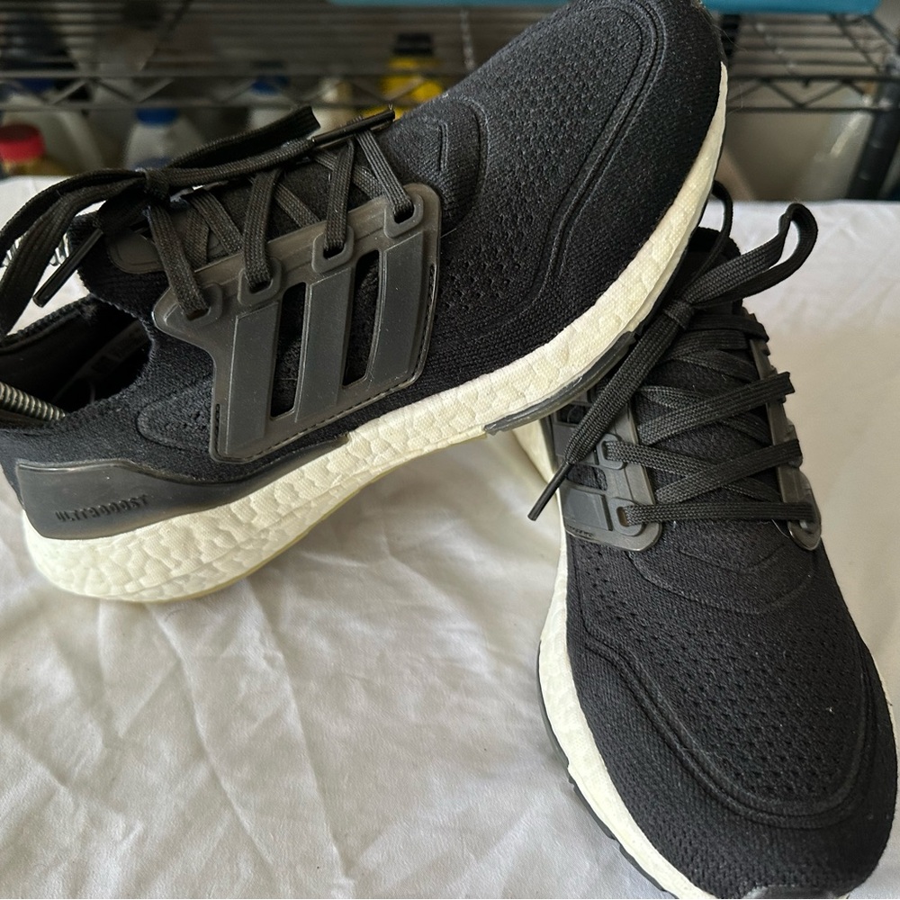 Adidas UltraBoost 21 Blk/Wht Running Shoes FY0402 Women’s Size 6 Free Shipping